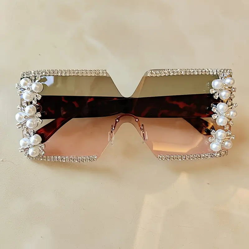 Discover the Latest Fashion Glasses with Stunning Diamond Inlay