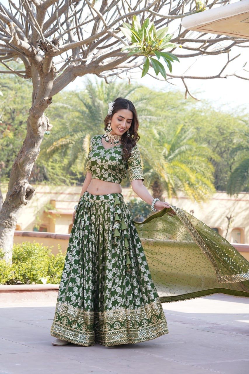 Designer Dyeable Pure Viscose Jacquard Lehenga Choli & Dupatta Set