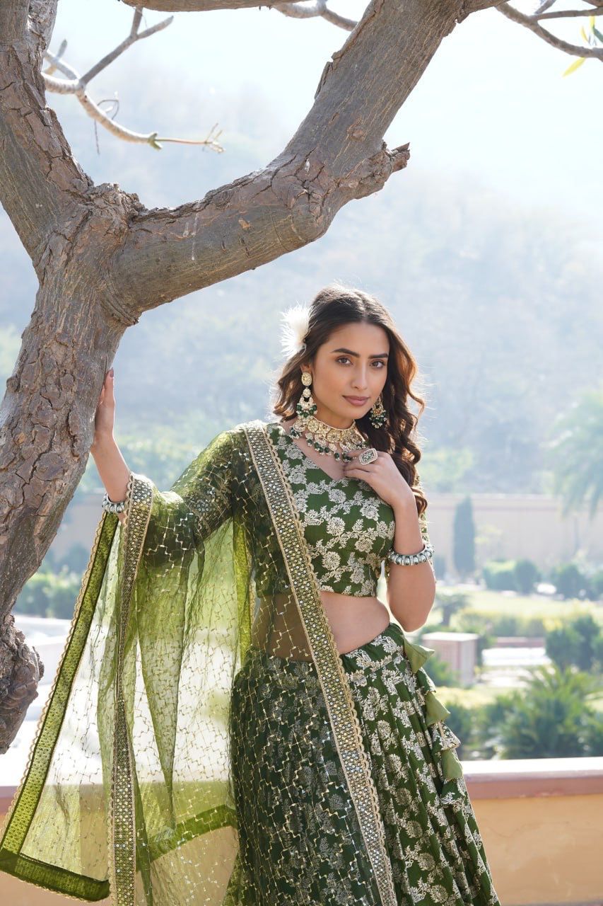 Designer Dyeable Pure Viscose Jacquard Lehenga Choli & Dupatta Set