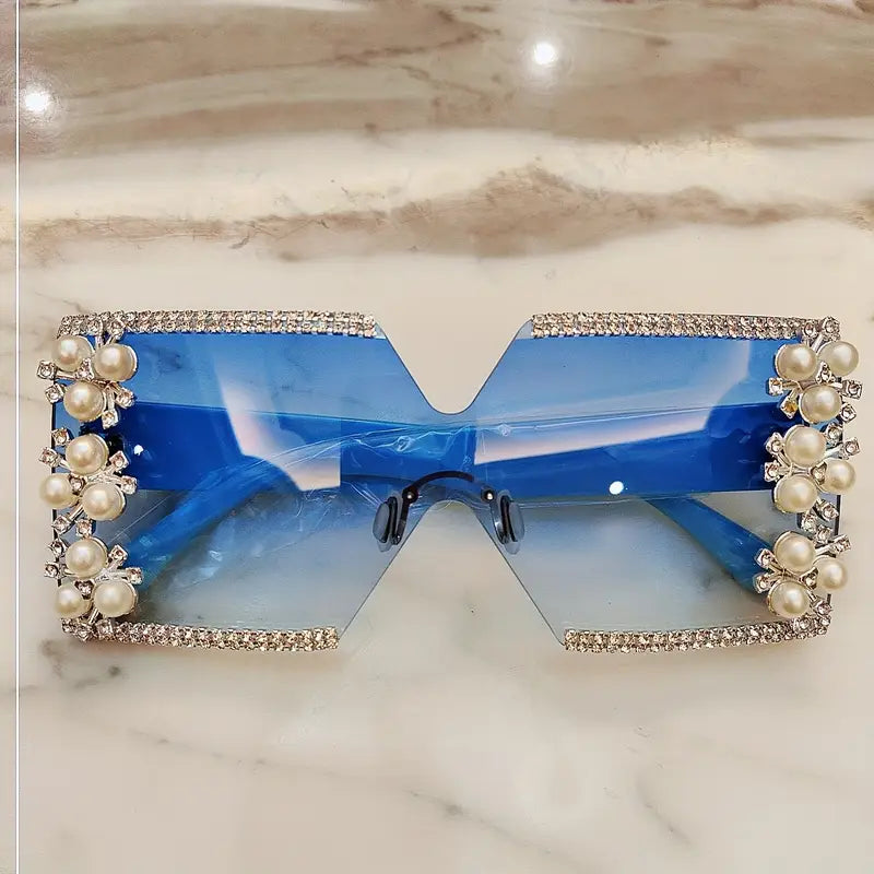Discover the Latest Fashion Glasses with Stunning Diamond Inlay
