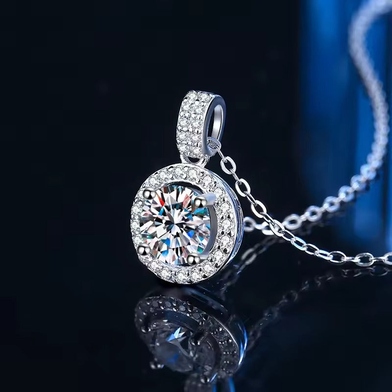 S925 Sterling Silver 1 Carat Moissanite Round Necklace European and American Fashion Full Diamond Pendant Jewelry