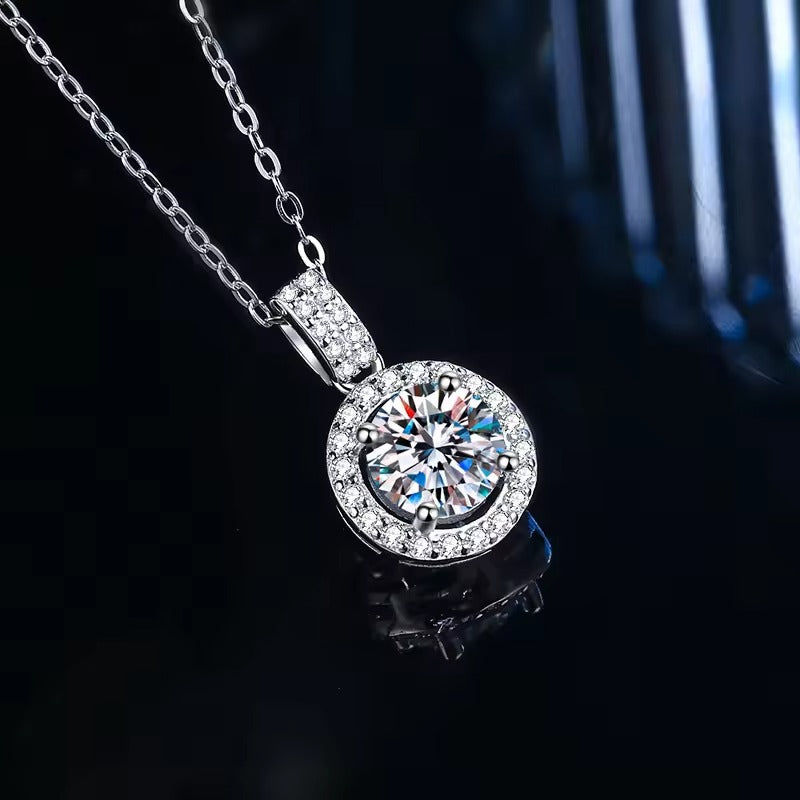 S925 Sterling Silver 1 Carat Moissanite Round Necklace European and American Fashion Full Diamond Pendant Jewelry